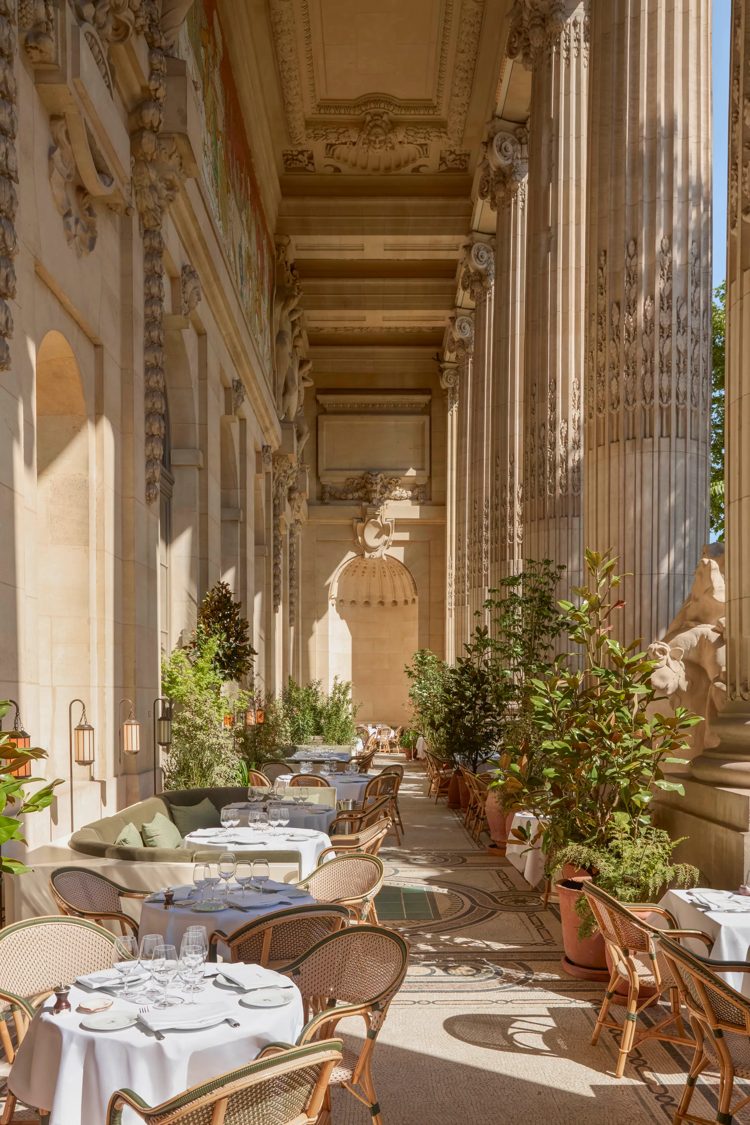 Colonnade terrace