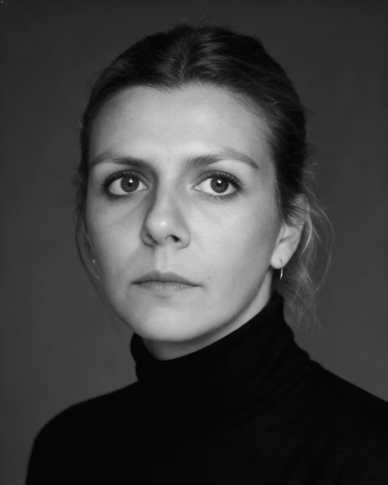 Black and white portrait of Marjorie van Hoegaerden